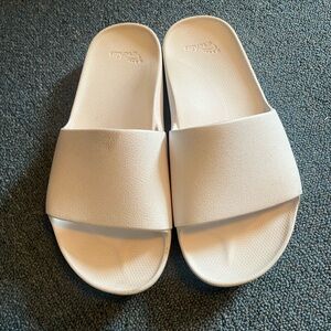 Archie’s slides women’s size 9 men size 8